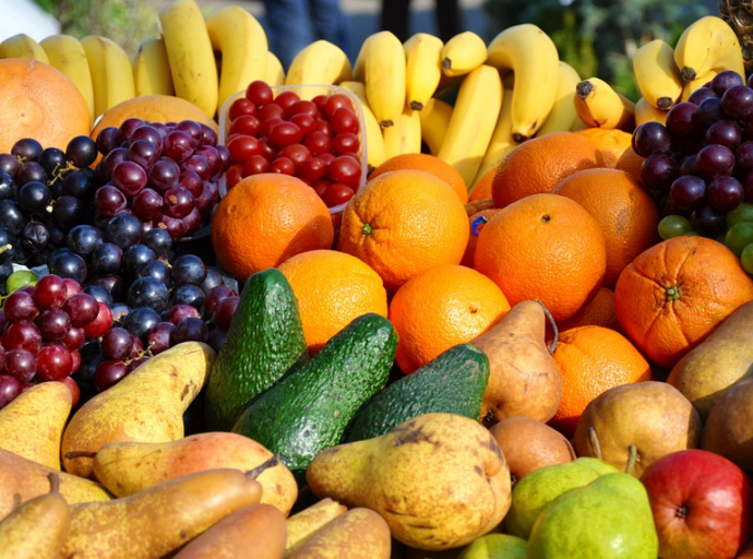 Diabete: frutta da evitare. Via libera a fragole, albicocche, arance, pesche, mele, pere, nespole e lamponi
